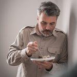 vollblut Geschäftsführer Sascha Schloifer probiert selbst unser Cateringangebot - die Butterspätzle mit saftigen Rinder Bourguignon